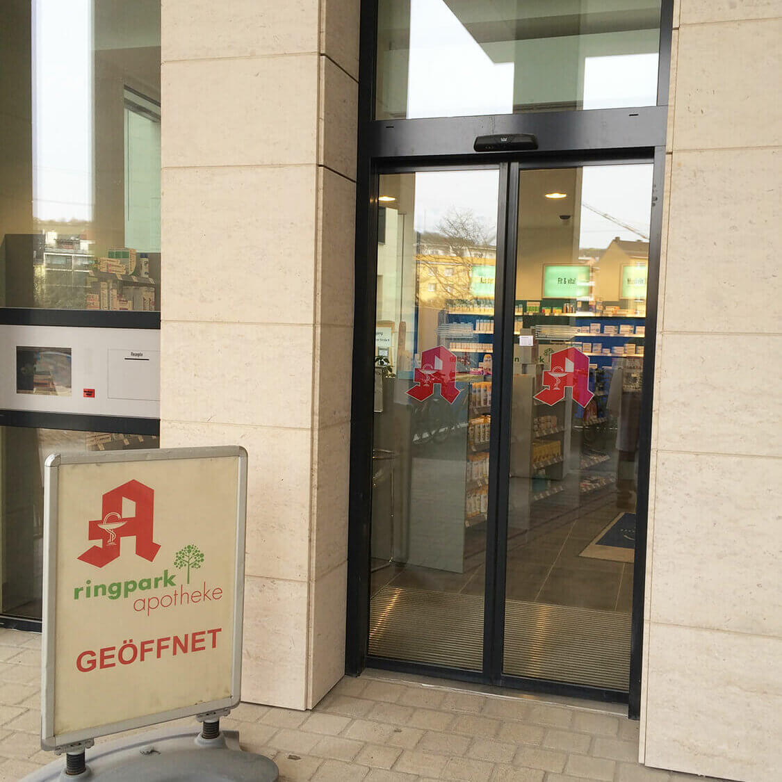 Rinpark Apotheke außen